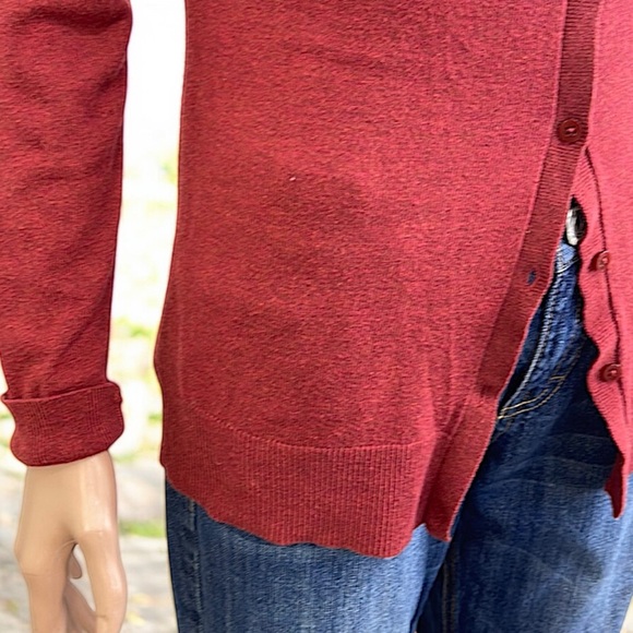 GAP Tierra Red Textured Boyfriend V-Neck Cardigan - Picture 5 of 16